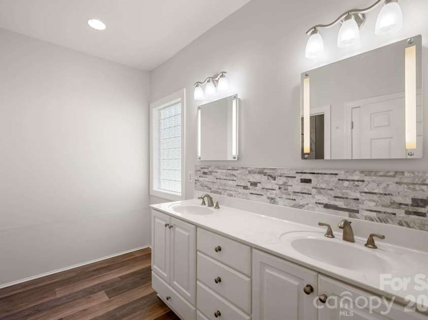 136 Gibralter Point Road, Dallas, NC 28034.  MLS# CAR4420385, YatesRealty ID 49034. 