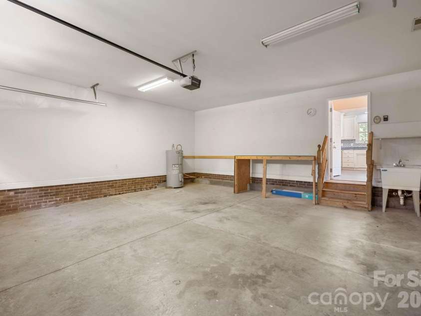 136 Gibralter Point Road, Dallas, NC 28034.  MLS# CAR4420385, YatesRealty ID 49034. 