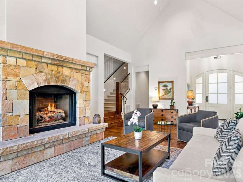 583 Walnut Valley Parkway, Arden, NC 28704.  MLS# CAR4413948, YatesRealty ID 49036. 