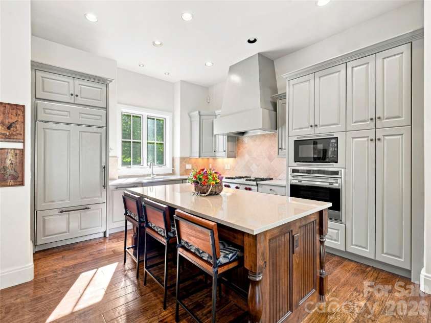583 Walnut Valley Parkway, Arden, NC 28704.  MLS# CAR4413948, YatesRealty ID 49036. 