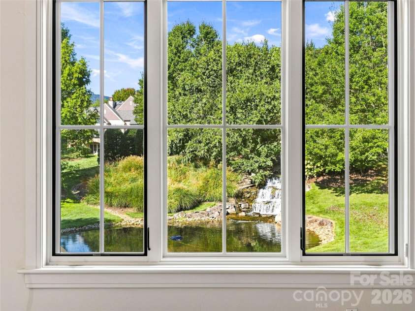 583 Walnut Valley Parkway, Arden, NC 28704.  MLS# CAR4413948, YatesRealty ID 49036. 
