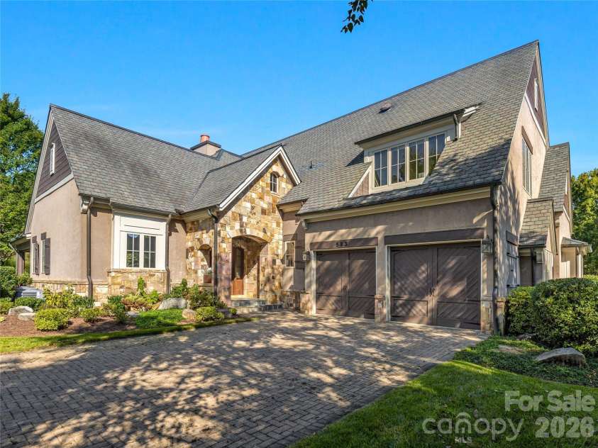 583 Walnut Valley Parkway, Arden, NC 28704.  MLS# CAR4413948, YatesRealty ID 49036. 