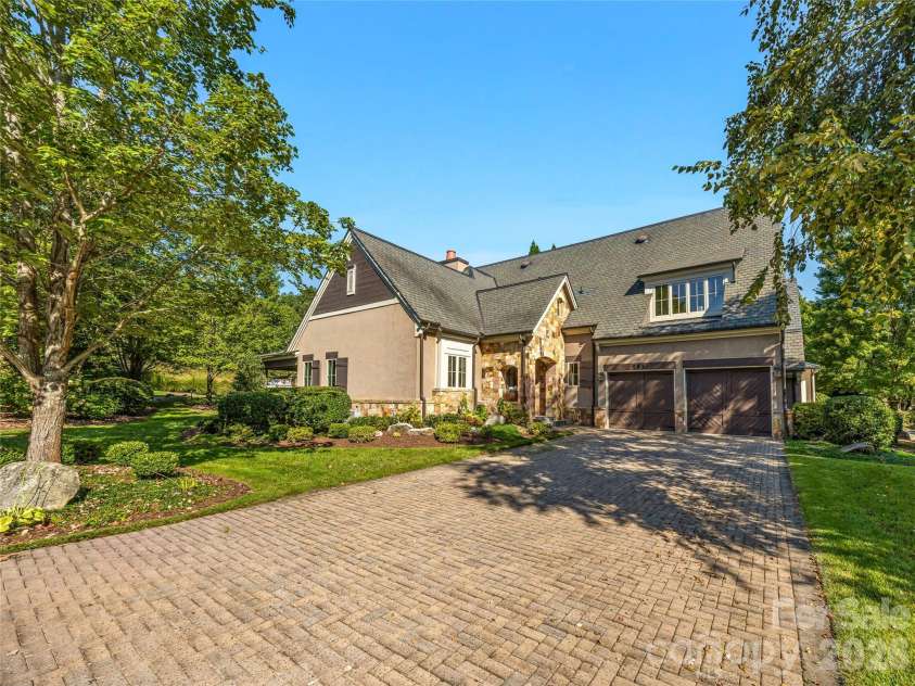 583 Walnut Valley Parkway, Arden, NC 28704.  MLS# CAR4413948, YatesRealty ID 49036. Front exterior