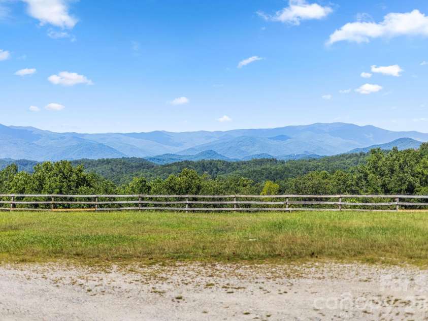 55  57 Observation Point Drive, Bryson City, NC 28713.  MLS# CAR4421919, YatesRealty ID 49038. 