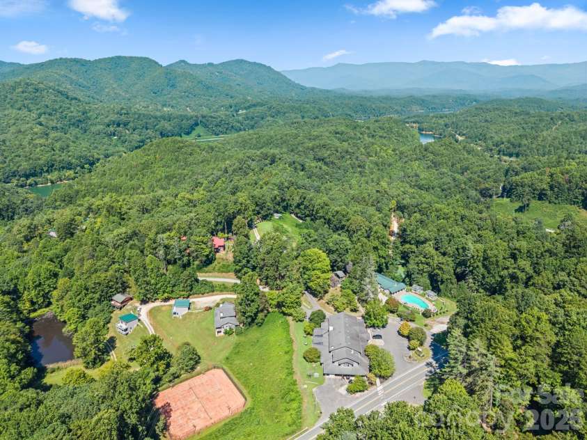 55  57 Observation Point Drive, Bryson City, NC 28713.  MLS# CAR4421919, YatesRealty ID 49038. 