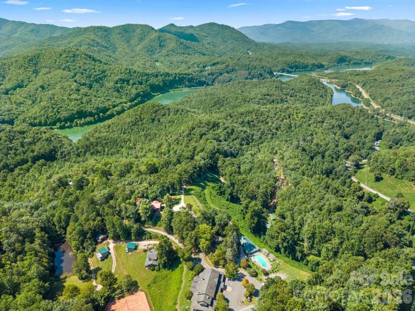 55  57 Observation Point Drive, Bryson City, NC 28713.  MLS# CAR4421919, YatesRealty ID 49038. 