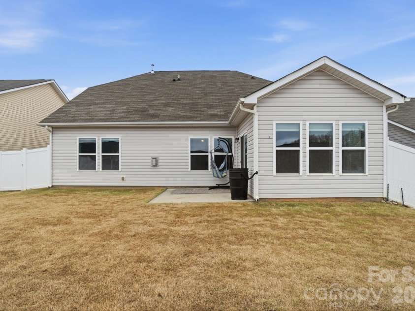 1685 Speartip Lane, Denver, NC 28037.  MLS# CAR4355261, YatesRealty ID 4904. 