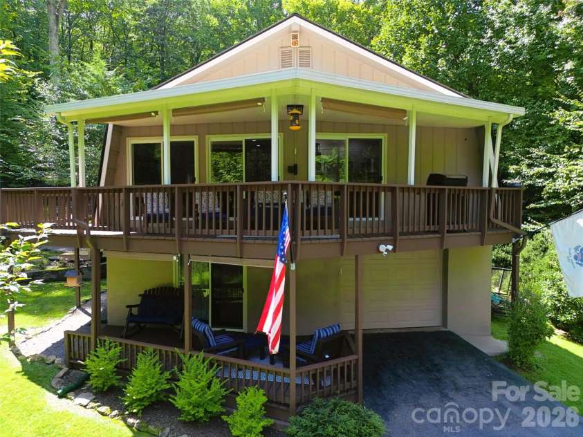 477 Locust Drive, Maggie Valley, NC 28751.  MLS# CAR4420658, YatesRealty ID 49040. 