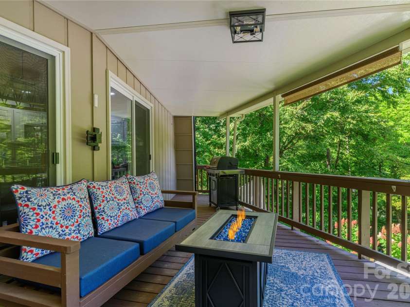 477 Locust Drive, Maggie Valley, NC 28751.  MLS# CAR4420658, YatesRealty ID 49040. 