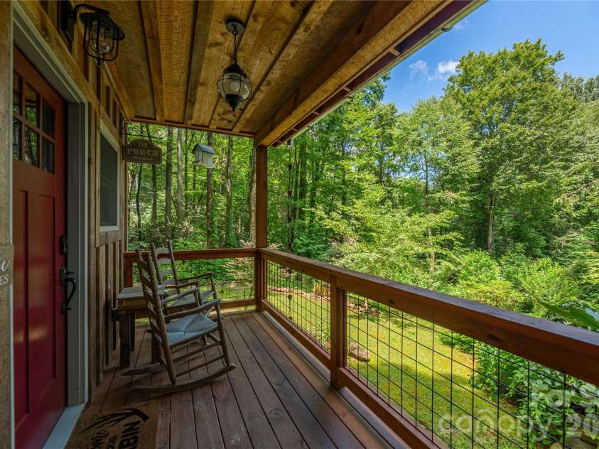 477 Locust Drive, Maggie Valley, NC 28751.  MLS# CAR4420658, YatesRealty ID 49040. Guest cabin