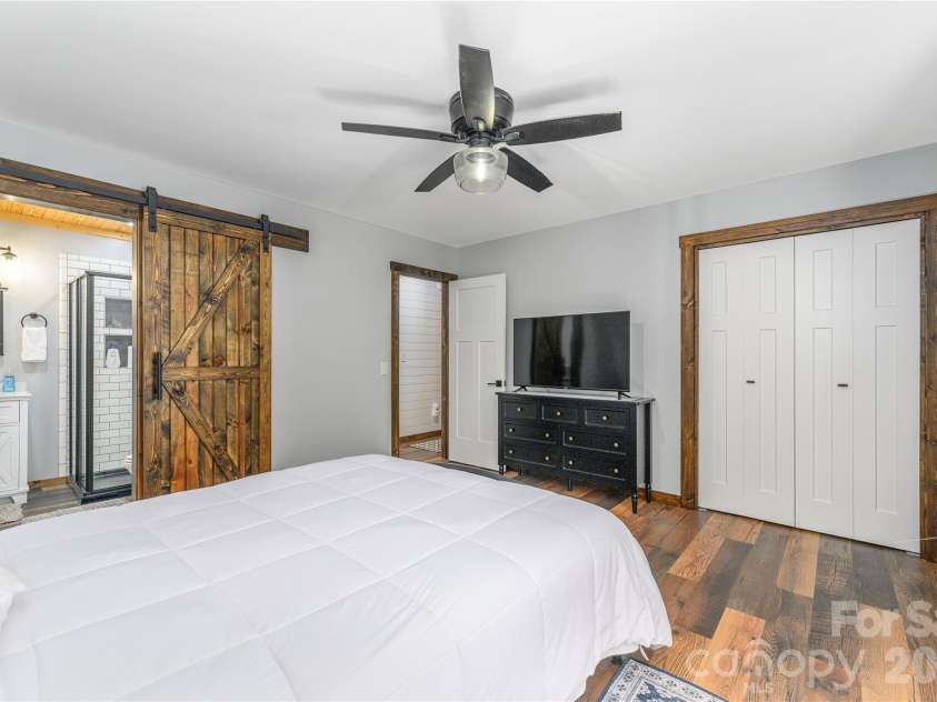 477 Locust Drive, Maggie Valley, NC 28751.  MLS# CAR4420658, YatesRealty ID 49040. Primary bedroom