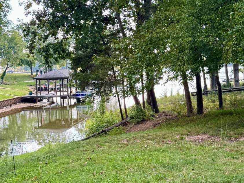 142 harbor point Drive, Cherryville, NC 28021.  MLS# CAR4406785, YatesRealty ID 49042. 