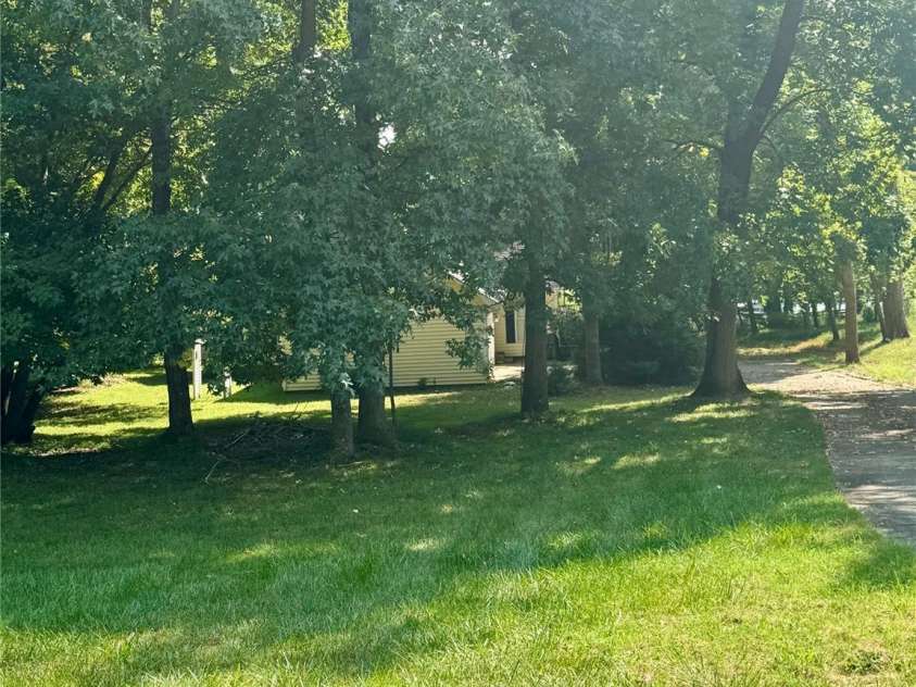 142 harbor point Drive, Cherryville, NC 28021.  MLS# CAR4406785, YatesRealty ID 49042. 