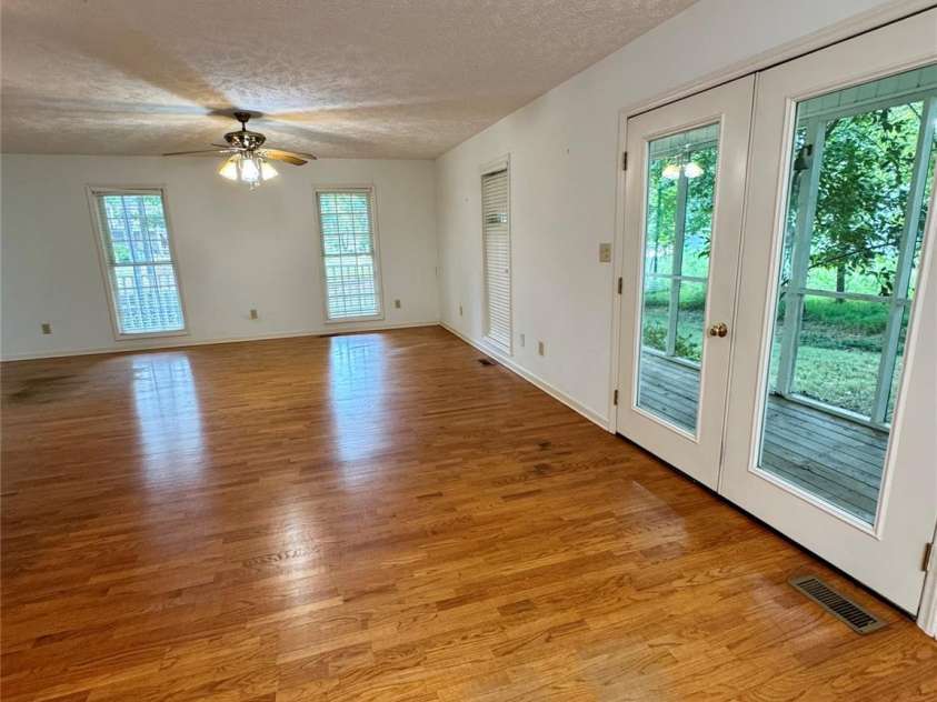 142 harbor point Drive, Cherryville, NC 28021.  MLS# CAR4406785, YatesRealty ID 49042. 