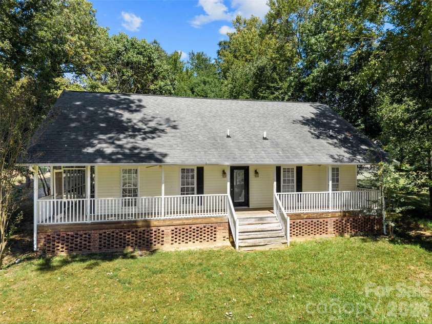 142 harbor point Drive, Cherryville, NC 28021.  MLS# CAR4406785, YatesRealty ID 49042. 