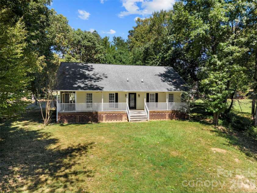 142 harbor point Drive, Cherryville, NC 28021.  MLS# CAR4406785, YatesRealty ID 49042. 
