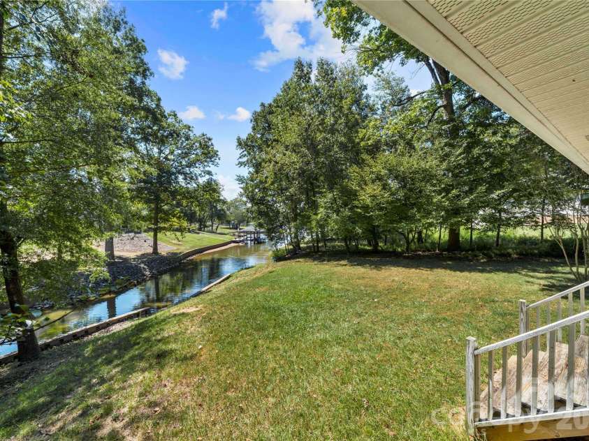 142 harbor point Drive, Cherryville, NC 28021.  MLS# CAR4406785, YatesRealty ID 49042. 