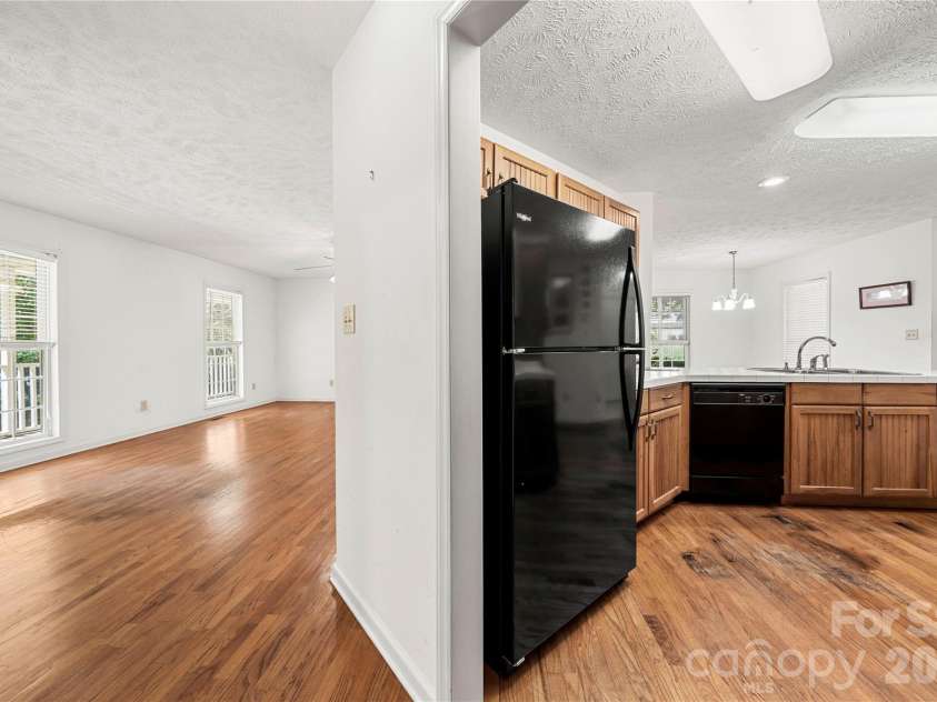 142 harbor point Drive, Cherryville, NC 28021.  MLS# CAR4406785, YatesRealty ID 49042. 