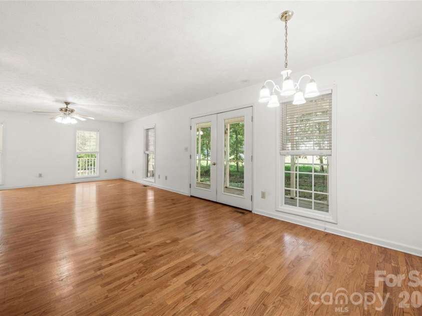 142 harbor point Drive, Cherryville, NC 28021.  MLS# CAR4406785, YatesRealty ID 49042. 