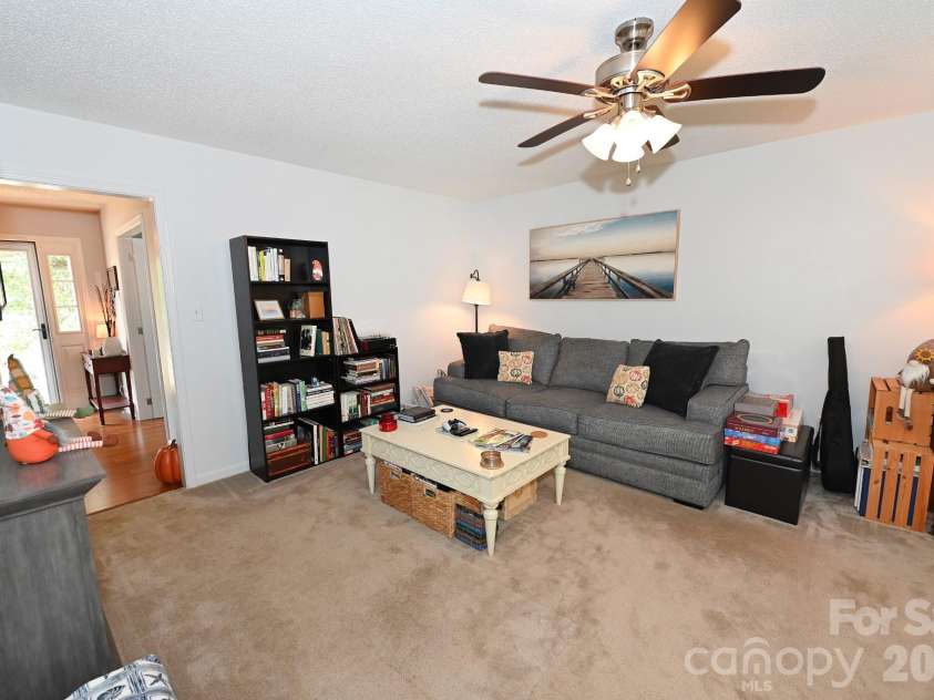 236 17th Avenue, Hickory, NC 28602.  MLS# CAR4421627, YatesRealty ID 49043. 