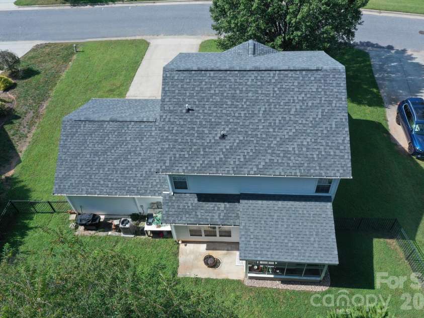 236 17th Avenue, Hickory, NC 28602.  MLS# CAR4421627, YatesRealty ID 49043. Fenced back yard on your must have list ?
