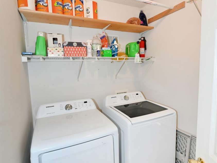 236 17th Avenue, Hickory, NC 28602.  MLS# CAR4421627, YatesRealty ID 49043. Laundry room