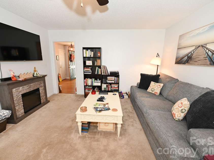 236 17th Avenue, Hickory, NC 28602.  MLS# CAR4421627, YatesRealty ID 49043. Living room