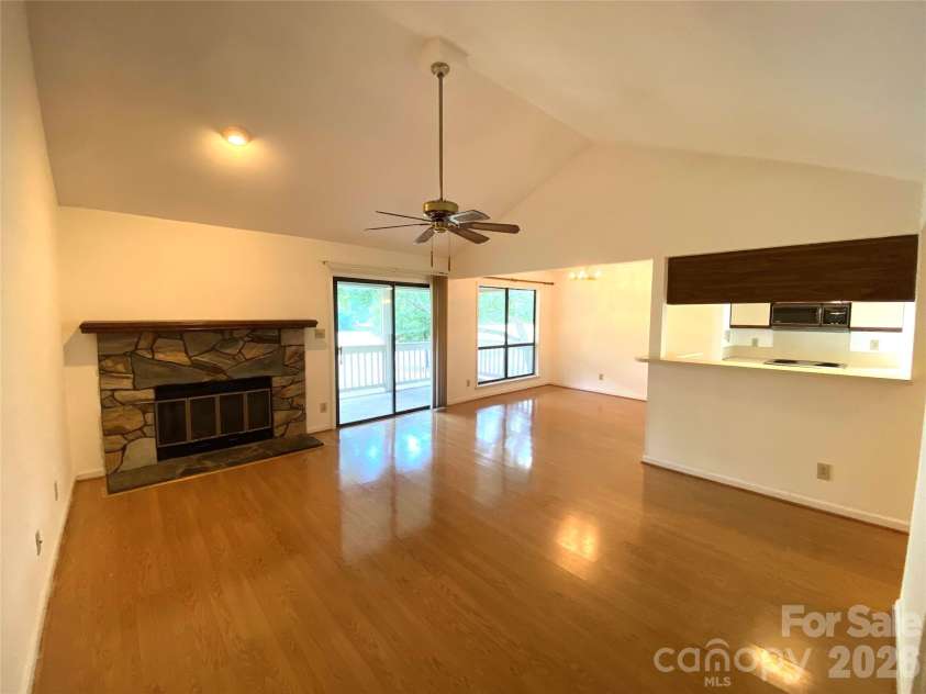 7962 Greenside Court, Charlotte, NC 28277.  MLS# CAR4421184, YatesRealty ID 49044. 