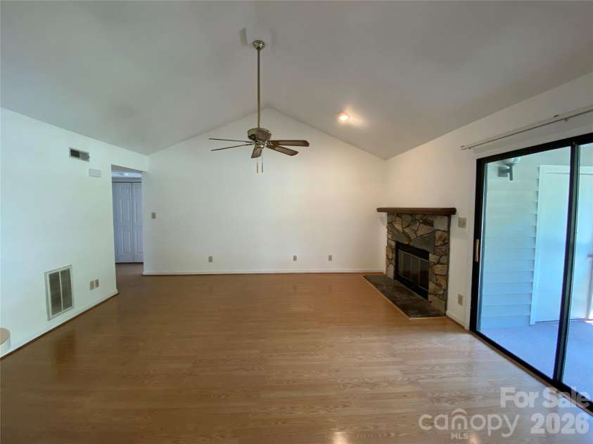 7962 Greenside Court, Charlotte, NC 28277.  MLS# CAR4421184, YatesRealty ID 49044. 