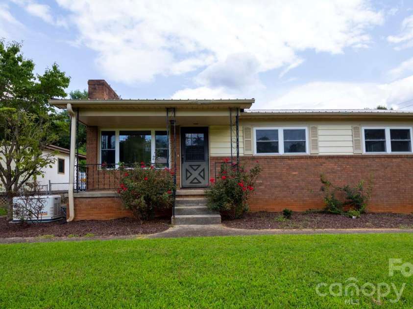 317 Brickyard Road, Asheville, NC 28806.  MLS# CAR4414961, YatesRealty ID 49047. 