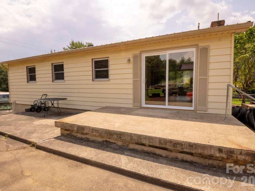 317 Brickyard Road, Asheville, NC 28806.  MLS# CAR4414961, YatesRealty ID 49047. 
