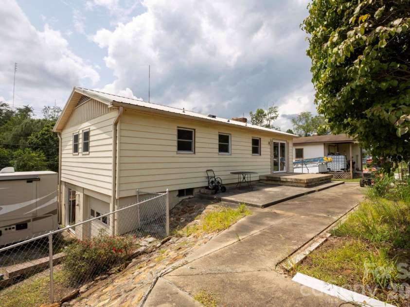317 Brickyard Road, Asheville, NC 28806.  MLS# CAR4414961, YatesRealty ID 49047. 