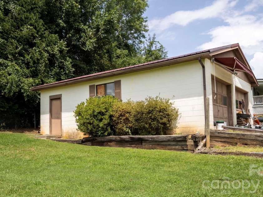 317 Brickyard Road, Asheville, NC 28806.  MLS# CAR4414961, YatesRealty ID 49047. Detached Workshop/Double Garage