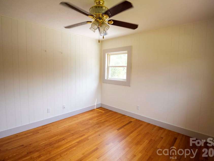 317 Brickyard Road, Asheville, NC 28806.  MLS# CAR4414961, YatesRealty ID 49047. Primary Bedroom