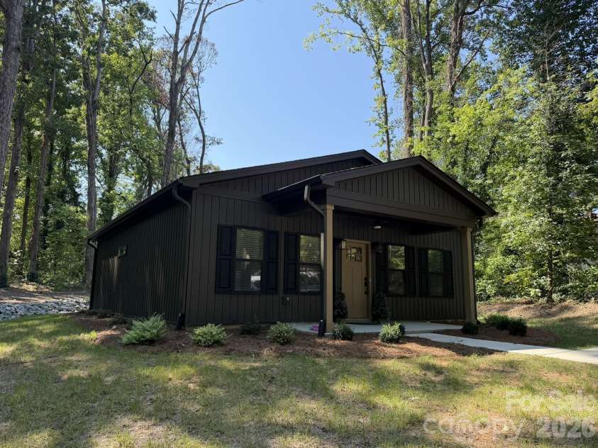 204 Poplar Street, Stanley, NC 28164.  MLS# CAR4421958, YatesRealty ID 49048. 