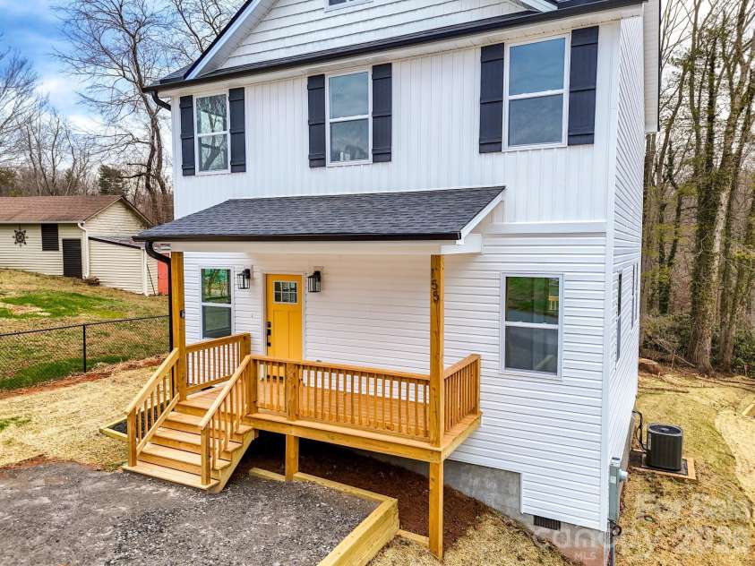 155 Shadowlawn Drive, Asheville, NC 28806.  MLS# CAR4333610, YatesRealty ID 4905. 