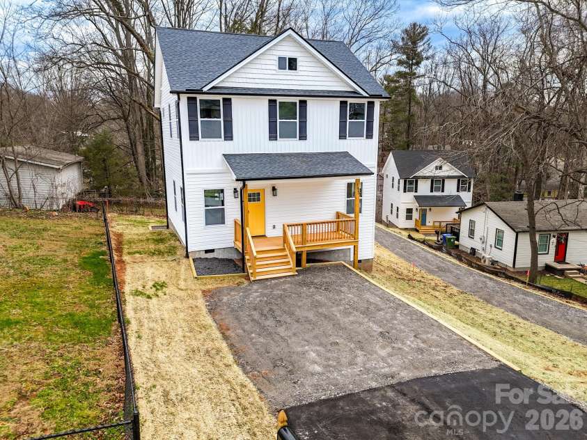 155 Shadowlawn Drive, Asheville, NC 28806.  MLS# CAR4333610, YatesRealty ID 4905. 
