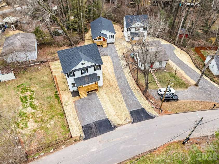 155 Shadowlawn Drive, Asheville, NC 28806.  MLS# CAR4333610, YatesRealty ID 4905. 
