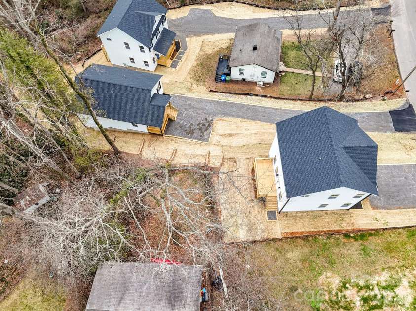 155 Shadowlawn Drive, Asheville, NC 28806.  MLS# CAR4333610, YatesRealty ID 4905. 