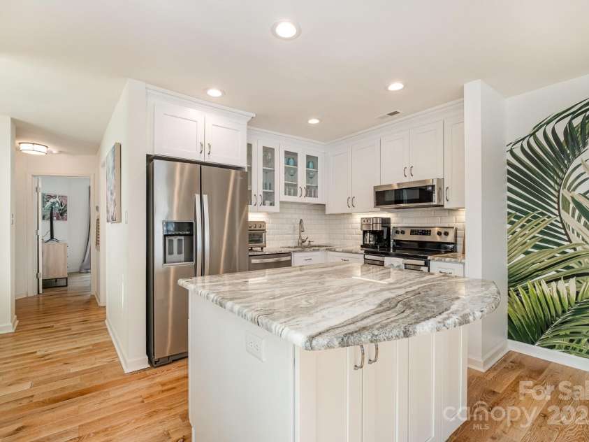 336 Northwest Drive, Davidson, NC 28036.  MLS# CAR4240936, YatesRealty ID 4905. 