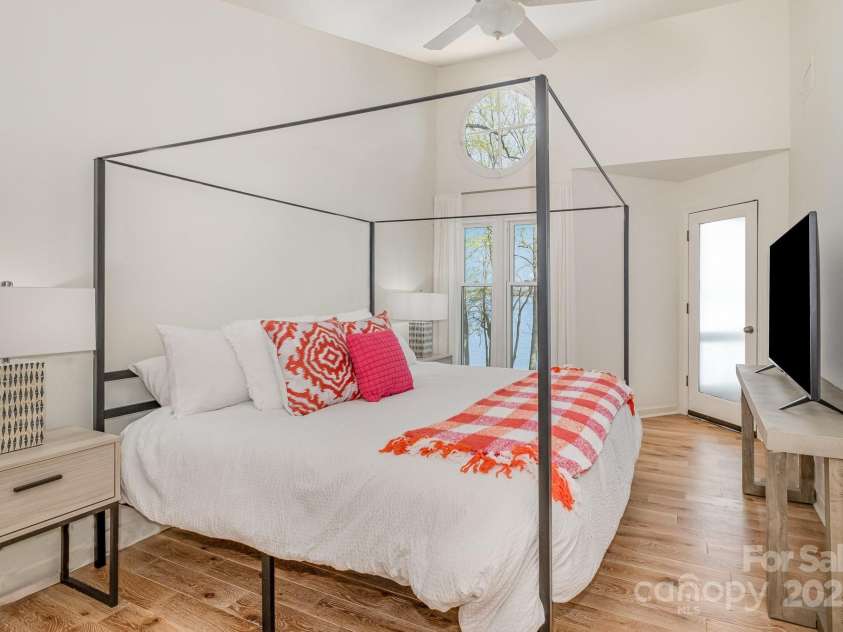 336 Northwest Drive, Davidson, NC 28036.  MLS# CAR4240936, YatesRealty ID 4905. 