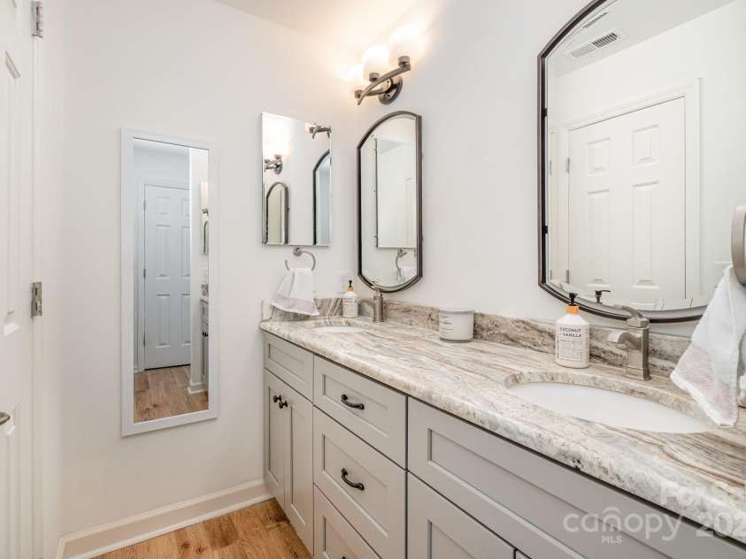 336 Northwest Drive, Davidson, NC 28036.  MLS# CAR4240936, YatesRealty ID 4905. 