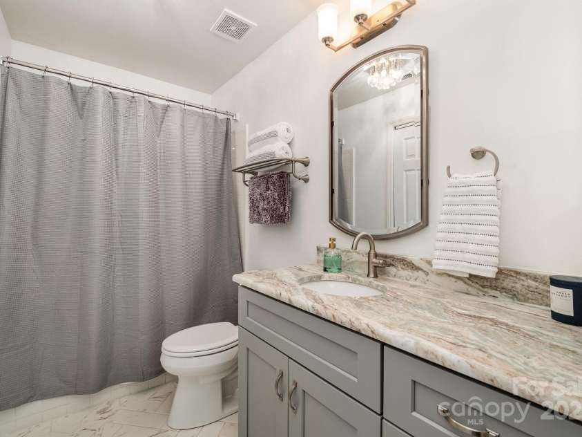 336 Northwest Drive, Davidson, NC 28036.  MLS# CAR4240936, YatesRealty ID 4905. 