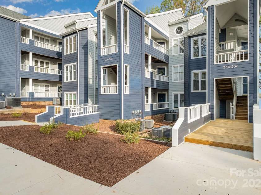 336 Northwest Drive, Davidson, NC 28036.  MLS# CAR4240936, YatesRealty ID 4905. 