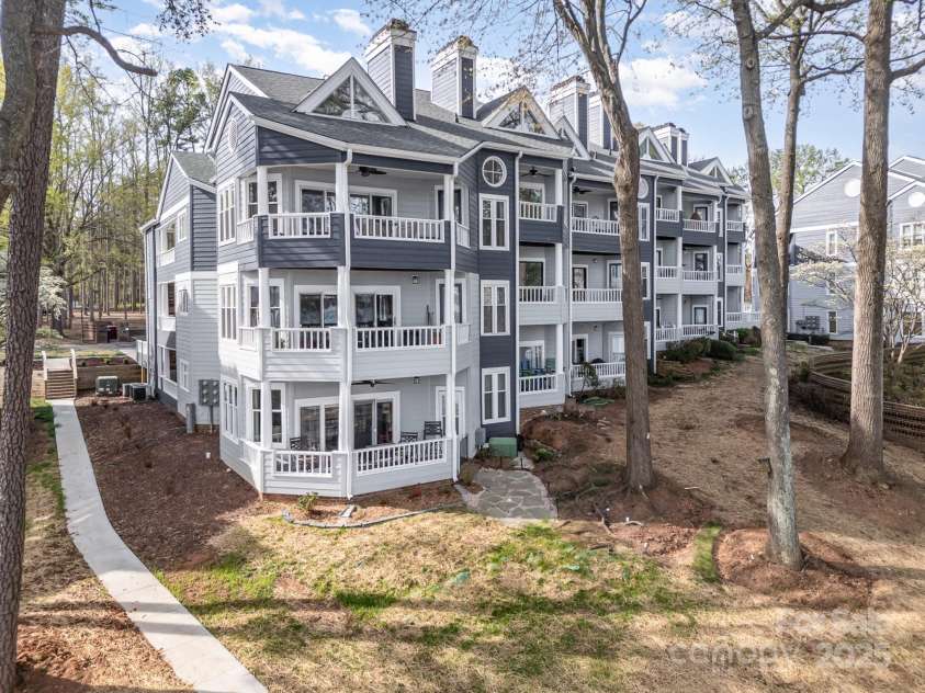 336 Northwest Drive, Davidson, NC 28036.  MLS# CAR4240936, YatesRealty ID 4905. 