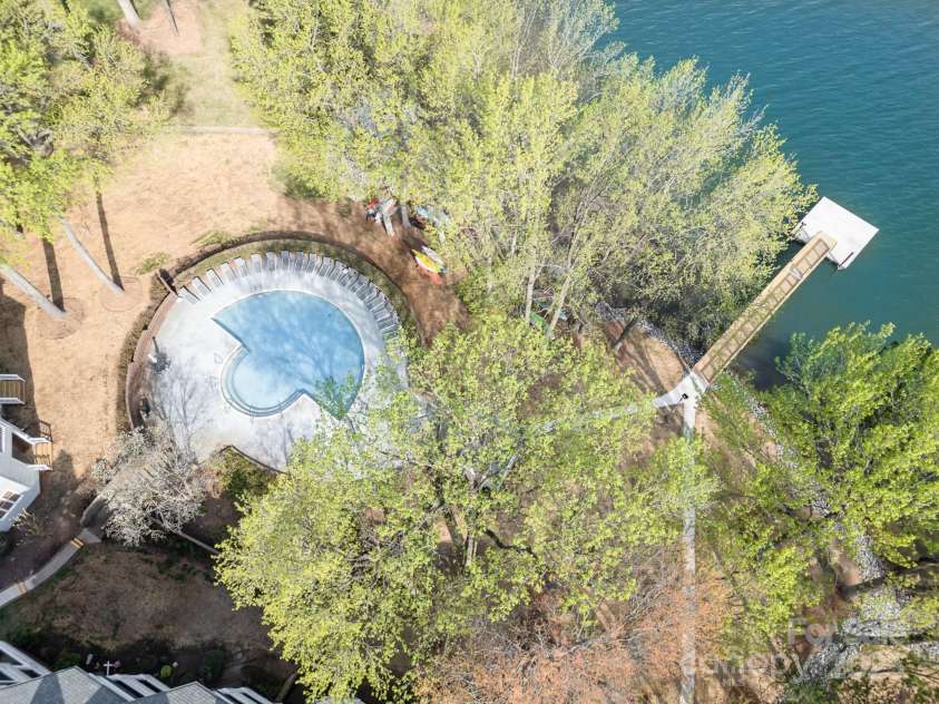 336 Northwest Drive, Davidson, NC 28036.  MLS# CAR4240936, YatesRealty ID 4905. 