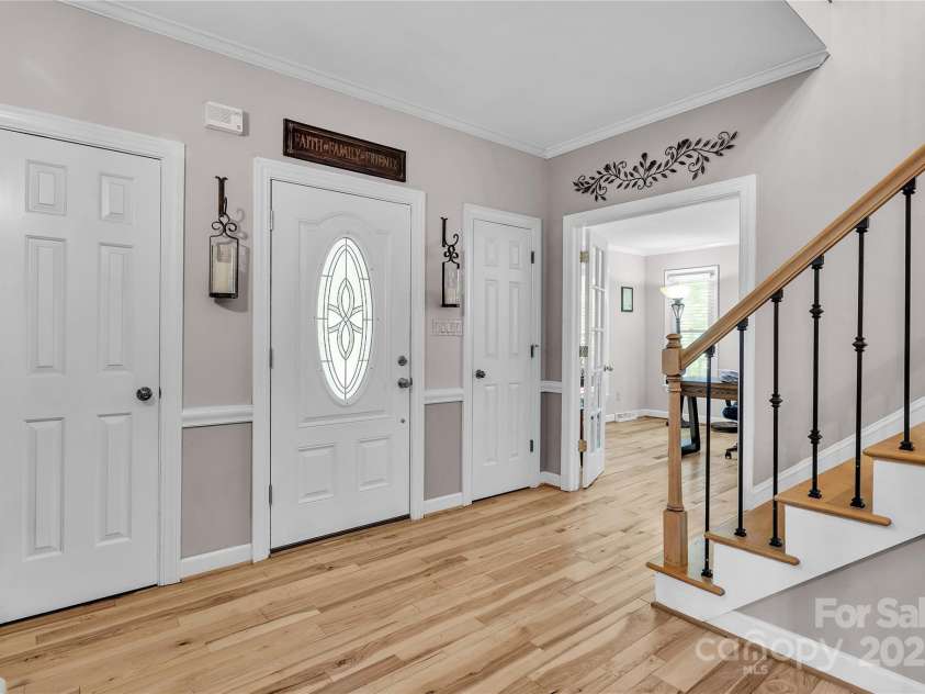 408 Camelot Drive, Salisbury, NC 28144.  MLS# CAR4273589, YatesRealty ID 4905. 