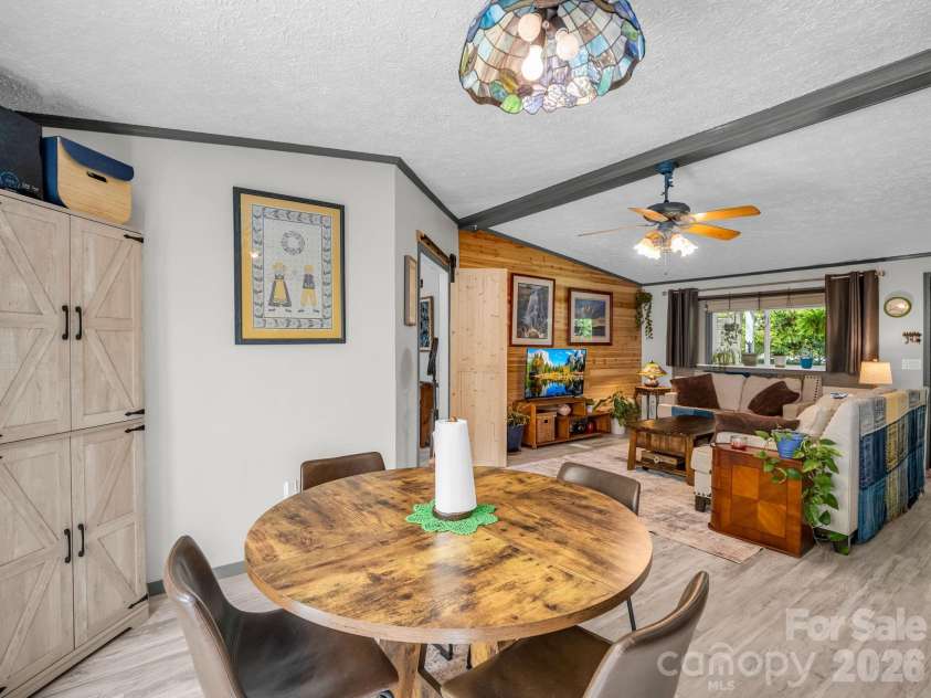 14 Old Possum Holler Road, Hendersonville, NC 28739.  MLS# CAR4421705, YatesRealty ID 49050. 
