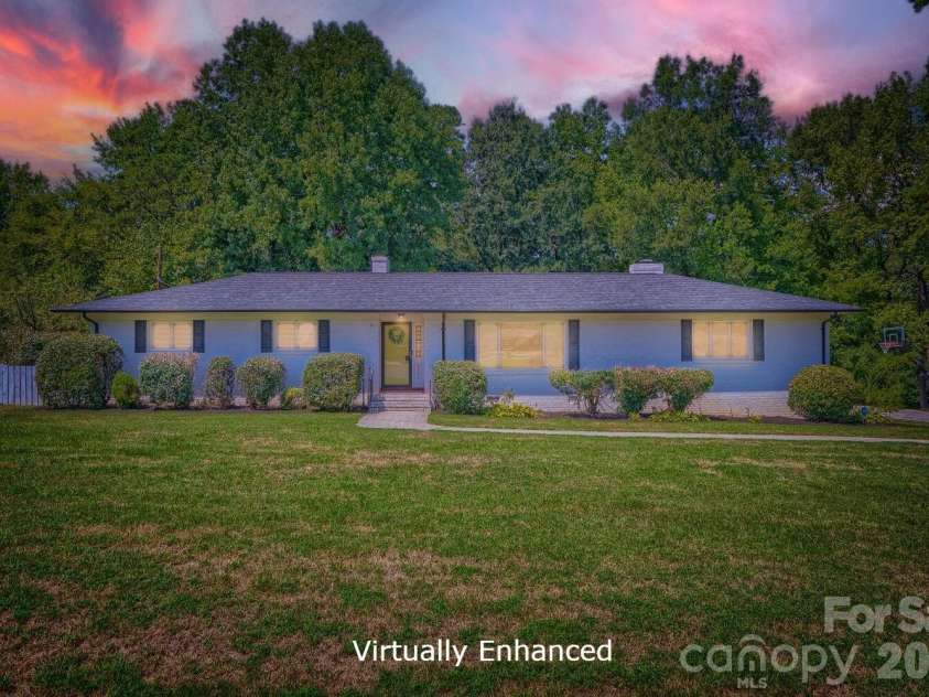 6607 Indian Lane, Charlotte, NC 28213.  MLS# CAR4421590, YatesRealty ID 49054. 