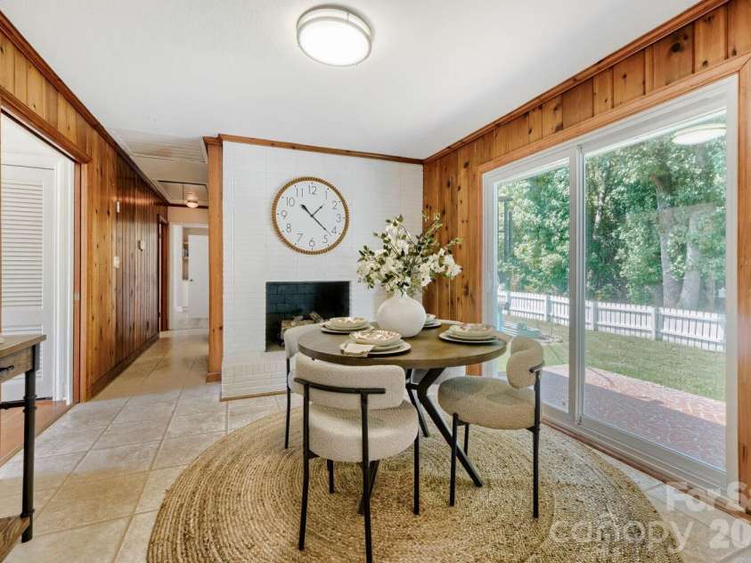 6607 Indian Lane, Charlotte, NC 28213.  MLS# CAR4421590, YatesRealty ID 49054. 